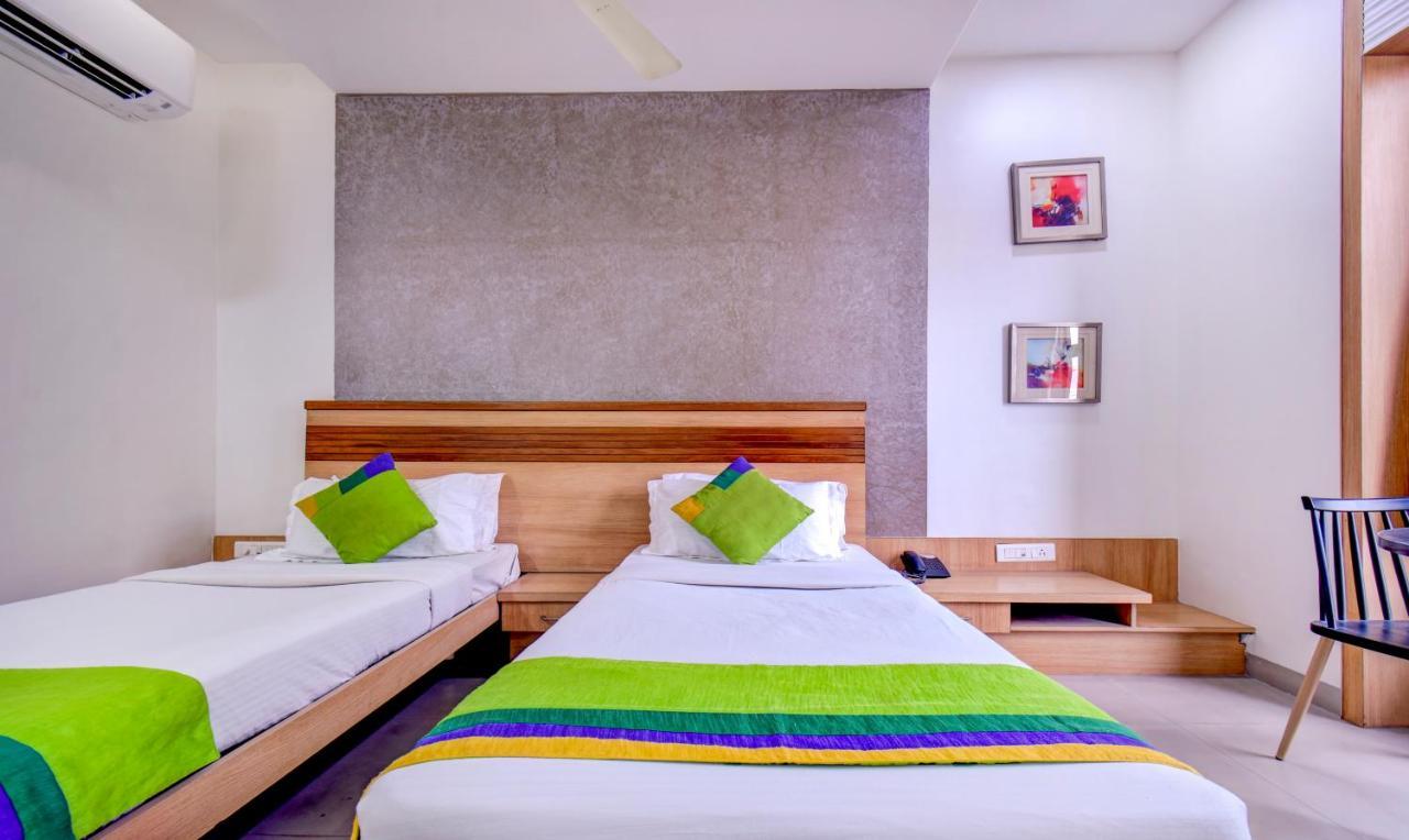 Treebo Admiral Suites New Usmanpura Aurangabad  Exterior photo