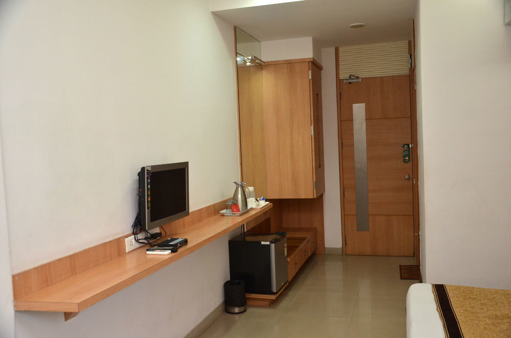 Treebo Admiral Suites New Usmanpura Aurangabad  Exterior photo