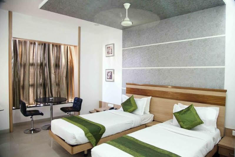 Treebo Admiral Suites New Usmanpura Aurangabad  Exterior photo