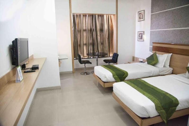 Treebo Admiral Suites New Usmanpura Aurangabad  Exterior photo