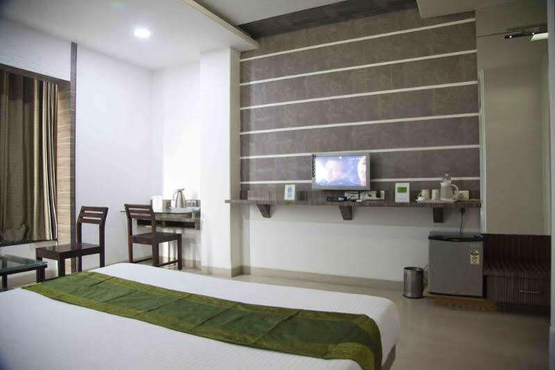 Treebo Admiral Suites New Usmanpura Aurangabad  Exterior photo