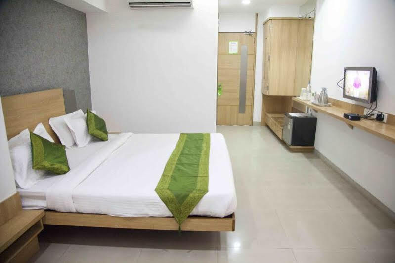 Treebo Admiral Suites New Usmanpura Aurangabad  Exterior photo