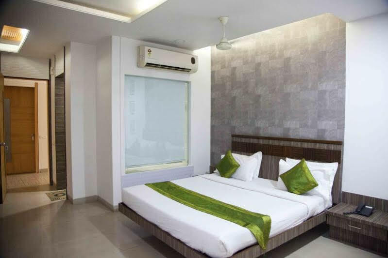 Treebo Admiral Suites New Usmanpura Aurangabad  Exterior photo
